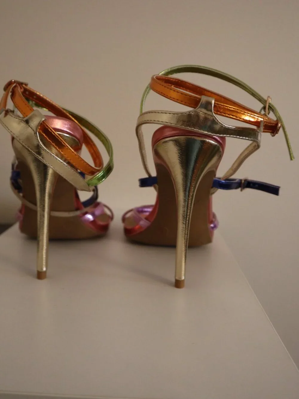 Anne Michelle Rainbow Strappy Heels 8 1/2 Stilleto Open Toe Iridescent NEO-06